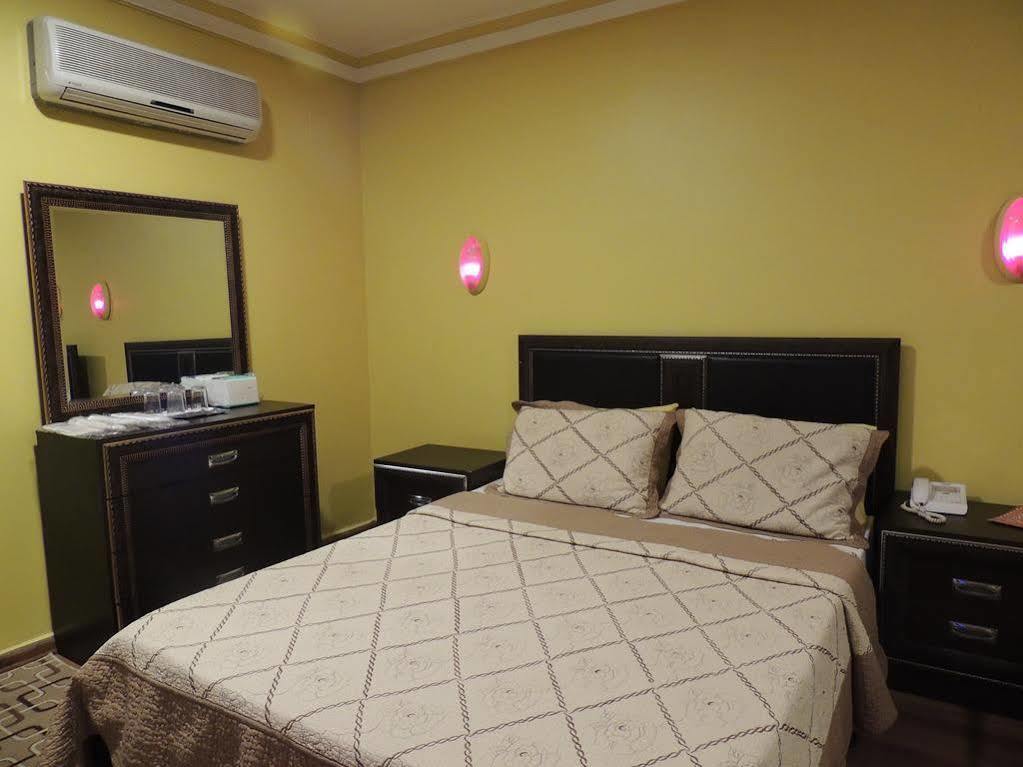 Adana Saray Hotel Eksteriør billede